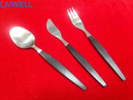Σύγχρονος ματ γυαλίζοντας το 18/8 Flatware ανοξείδωτου σύνολο μαχαιροπήρουνων κουζινών συνόλων
